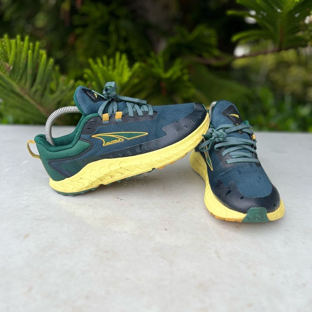 Altra Outroad 2 Running/Trail Shoes (Boys Size: 7) Womens Size: 8.5)